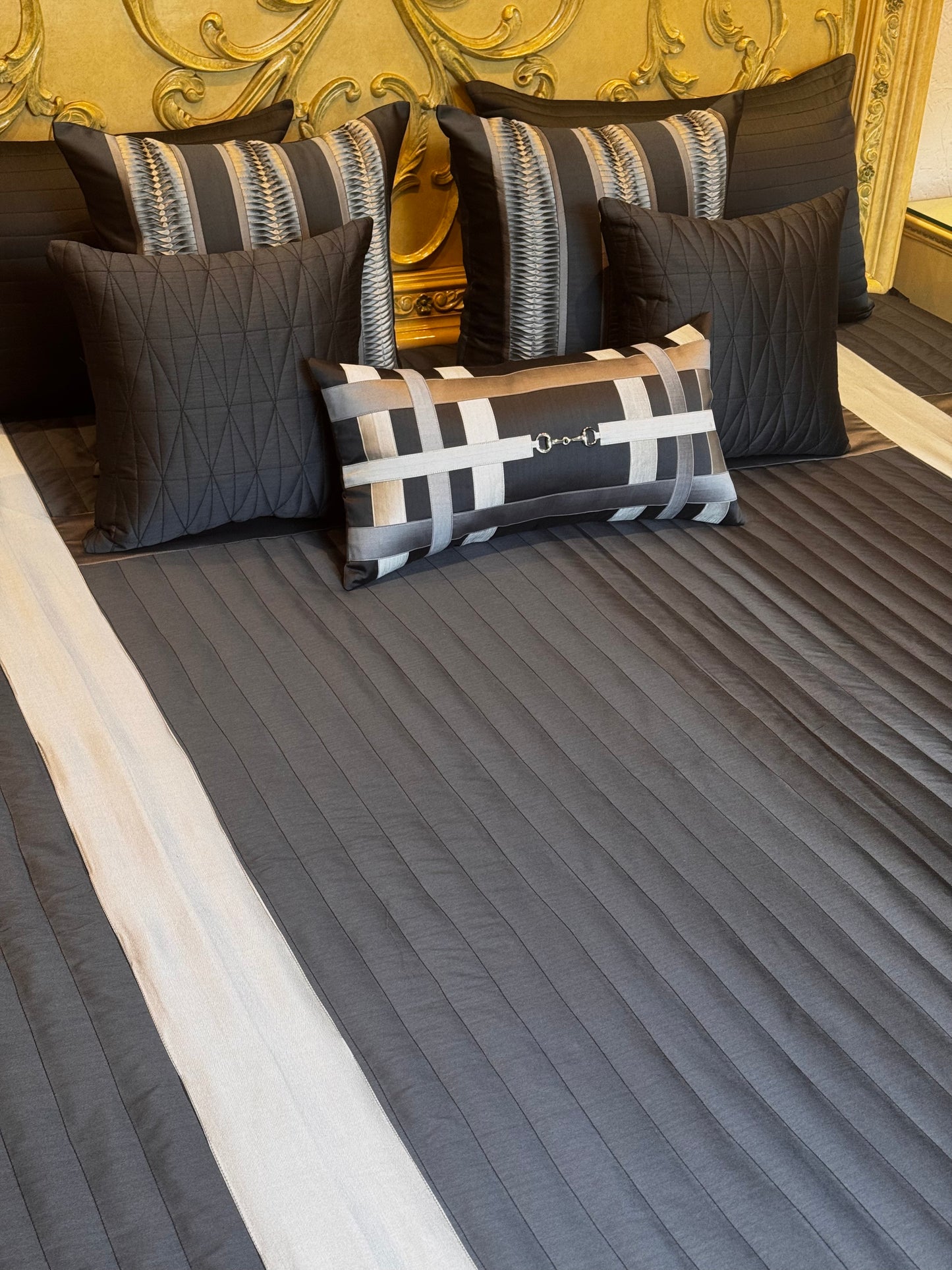 The Deep Blue Grid Bedding Set