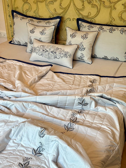 The Cotton Light Grey Leaf Quilt Set