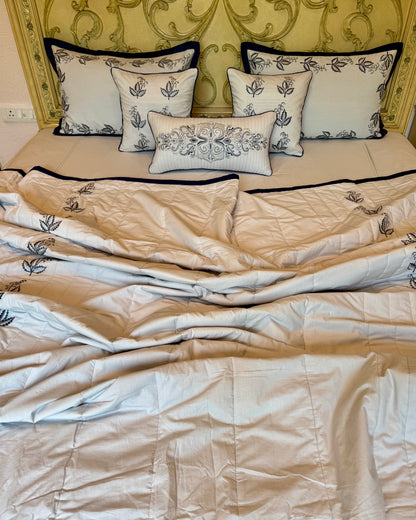 The Cotton Light Grey Leaf Quilt Set