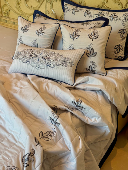 The Cotton Light Grey Leaf Quilt Set