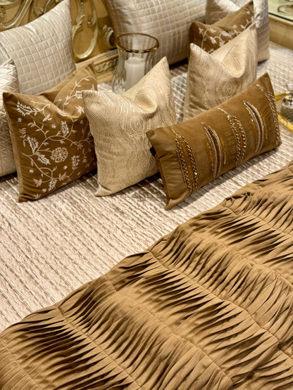 THE GOLD PLEATED QUILT SET