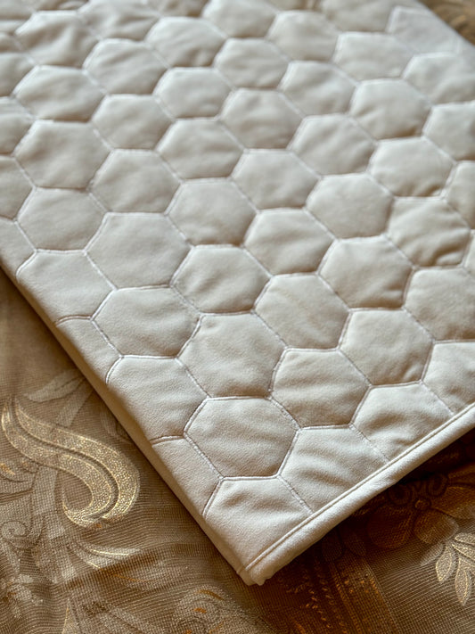 THE IVORY HONEYCOMB BED RUNNER