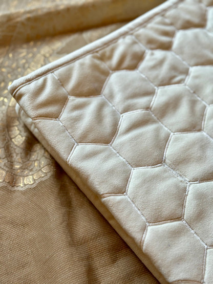 THE IVORY HONEYCOMB BED RUNNER