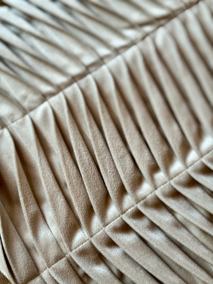 THE PLEATED BED RUNNER