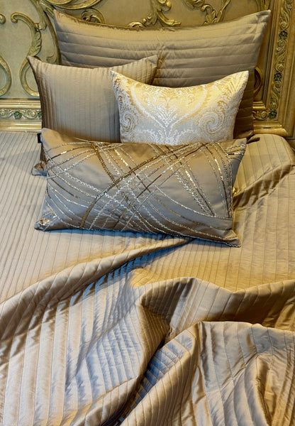 The Aurelia Bedding Set