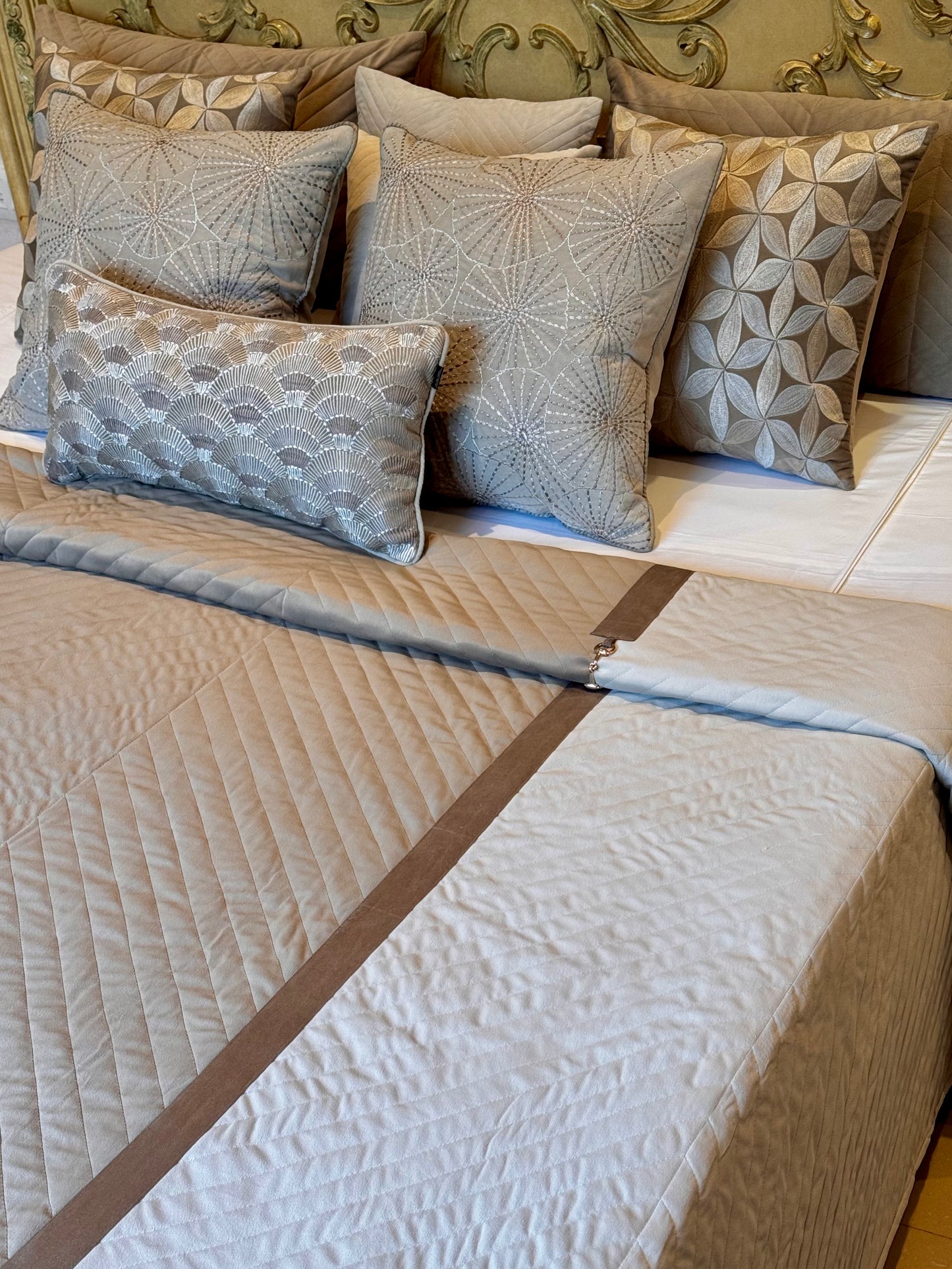 The Gold Crescent Bedding Set