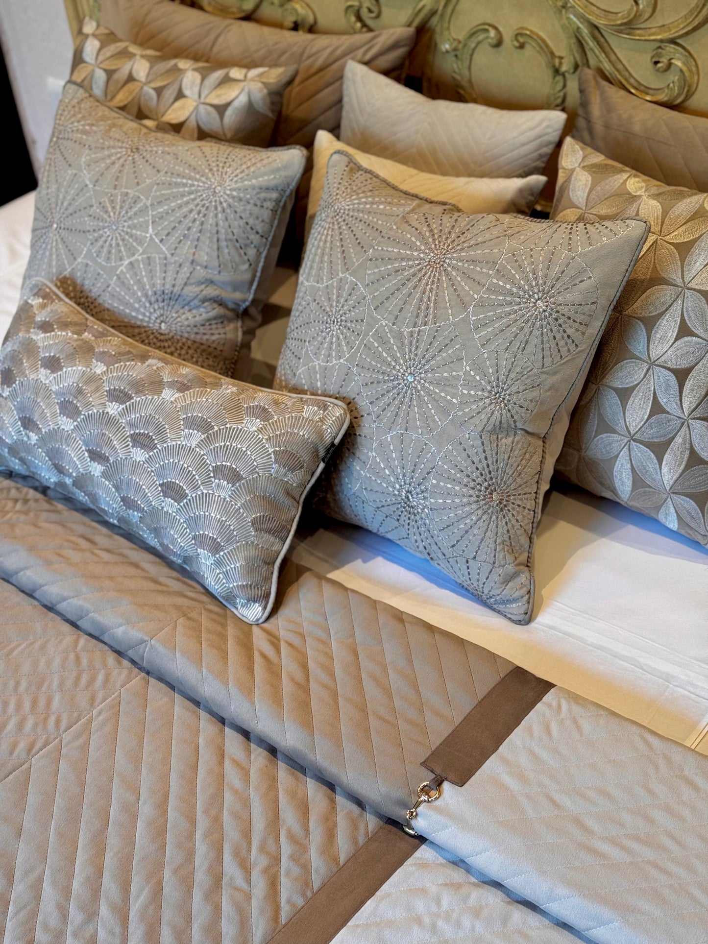 The Gold Crescent Bedding Set