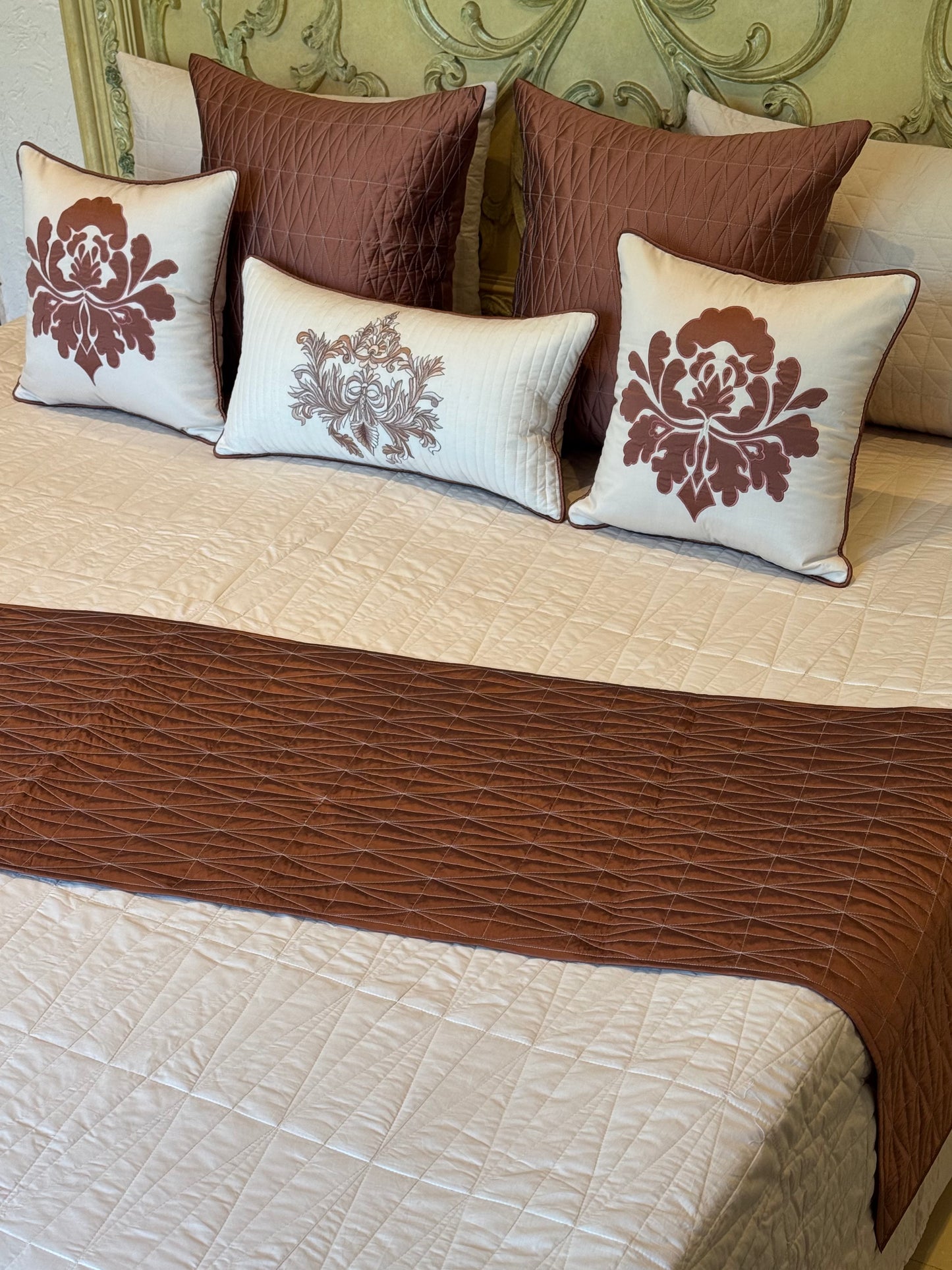 The Cotton Cinnamon Manor Set