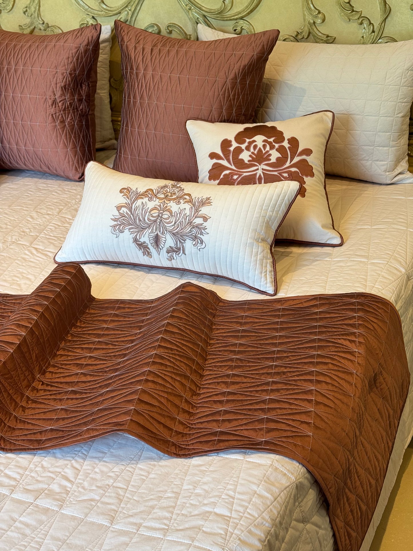 The Cotton Cinnamon Manor Set