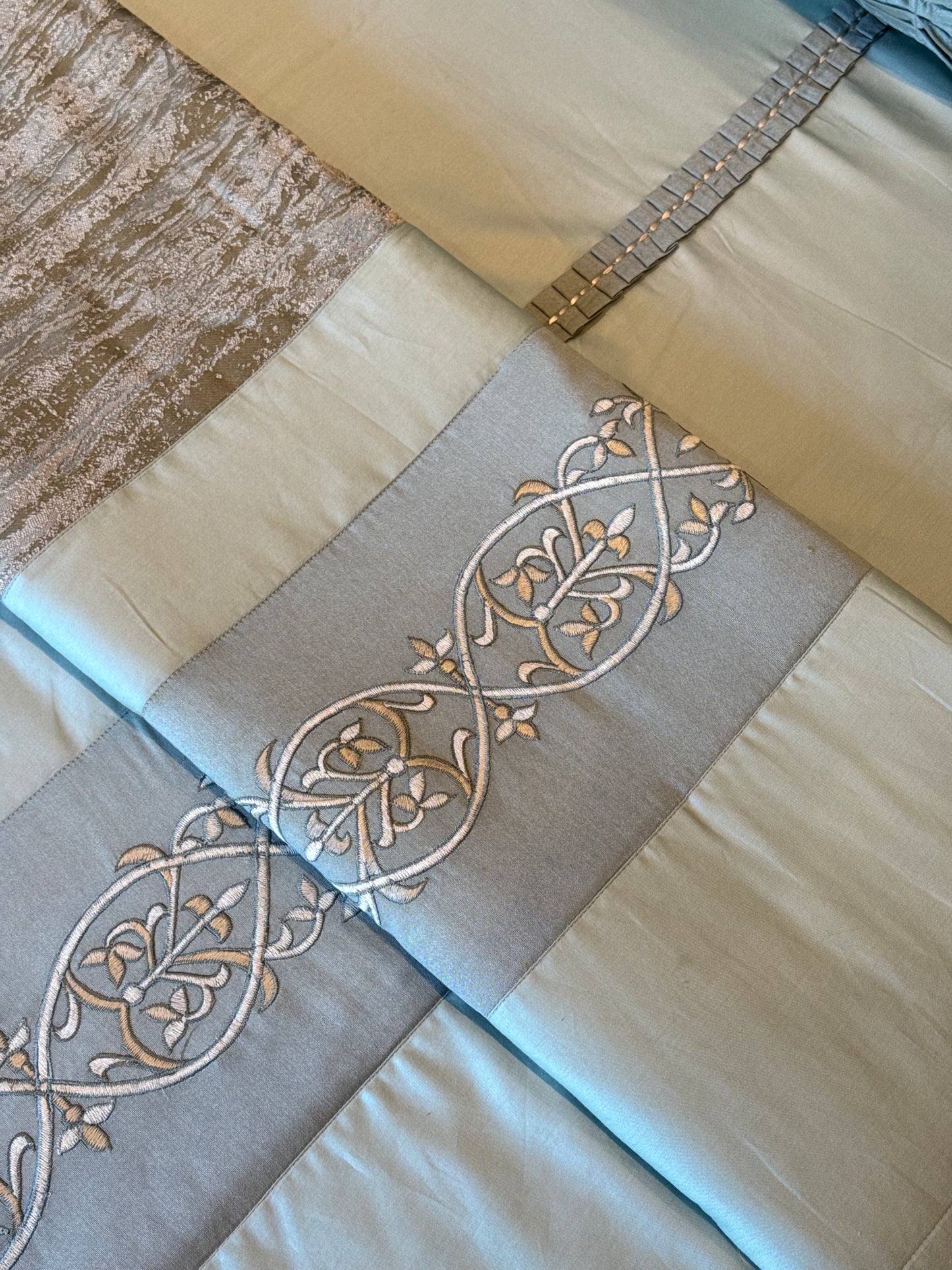 The Azure Palazzo Quilt Set