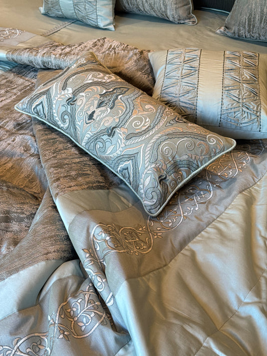The Azure Palazzo Quilt Set