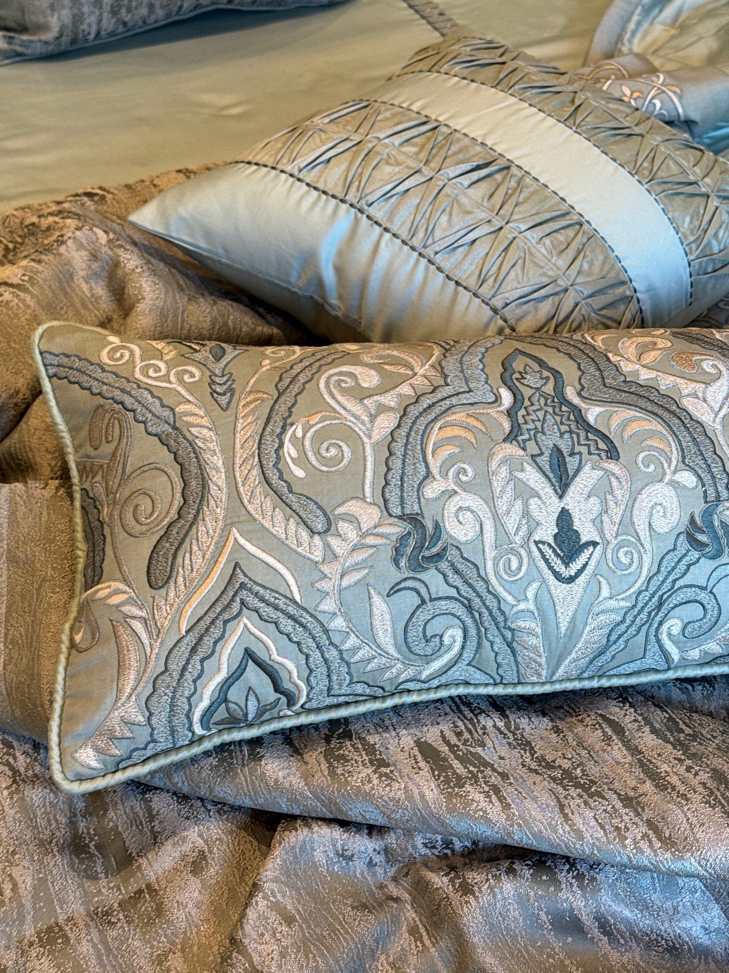 The Azure Palazzo Quilt Set