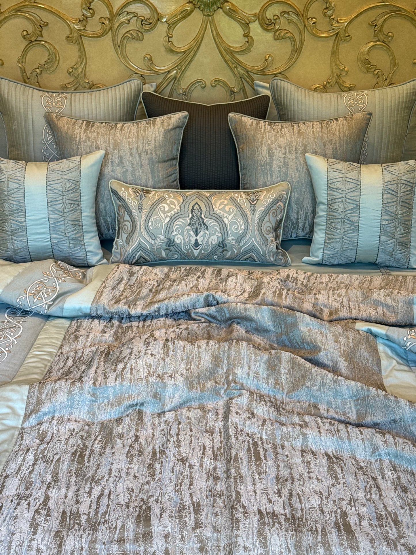 The Azure Palazzo Quilt Set