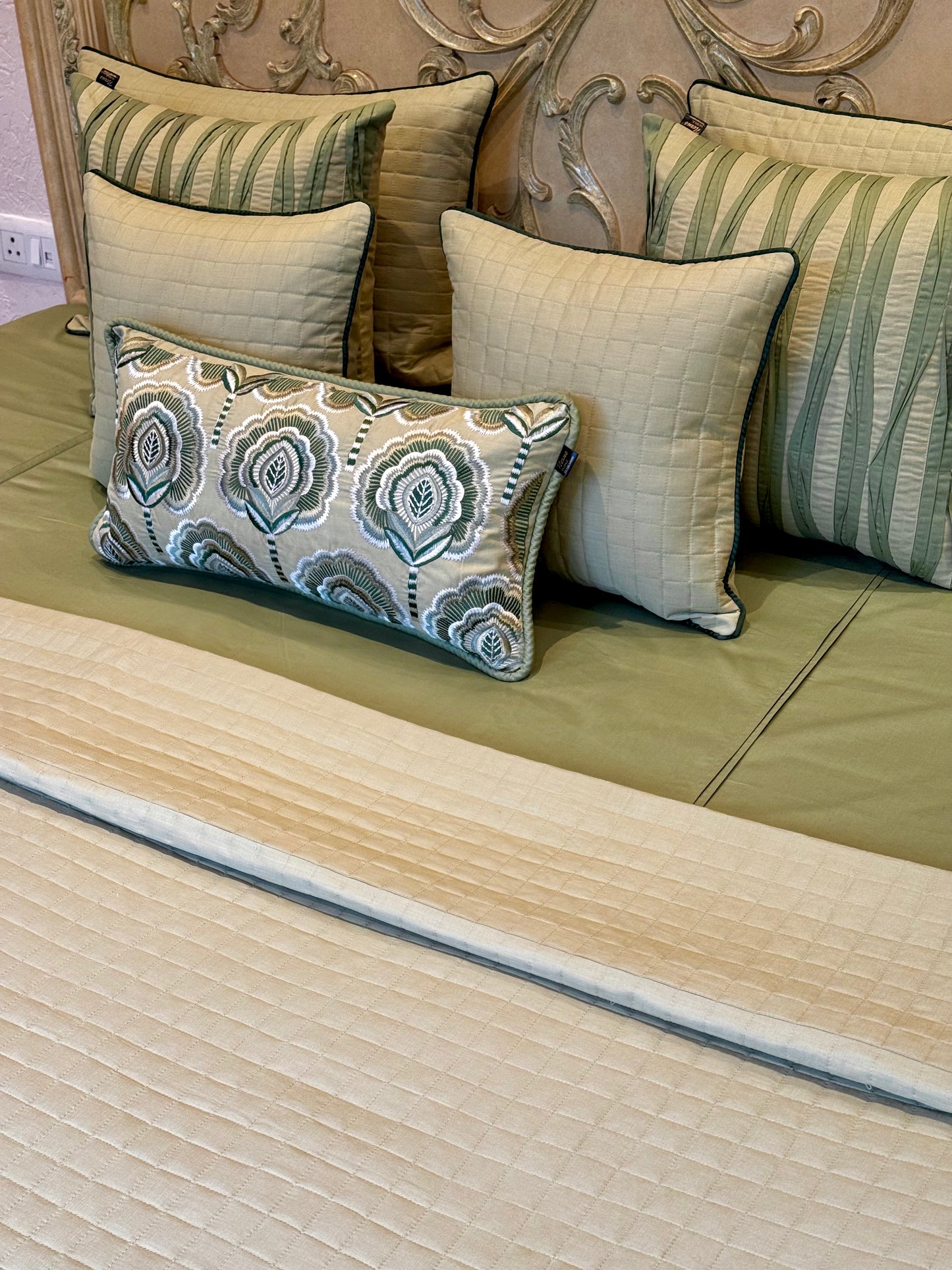 The Green Hour Bedding Set