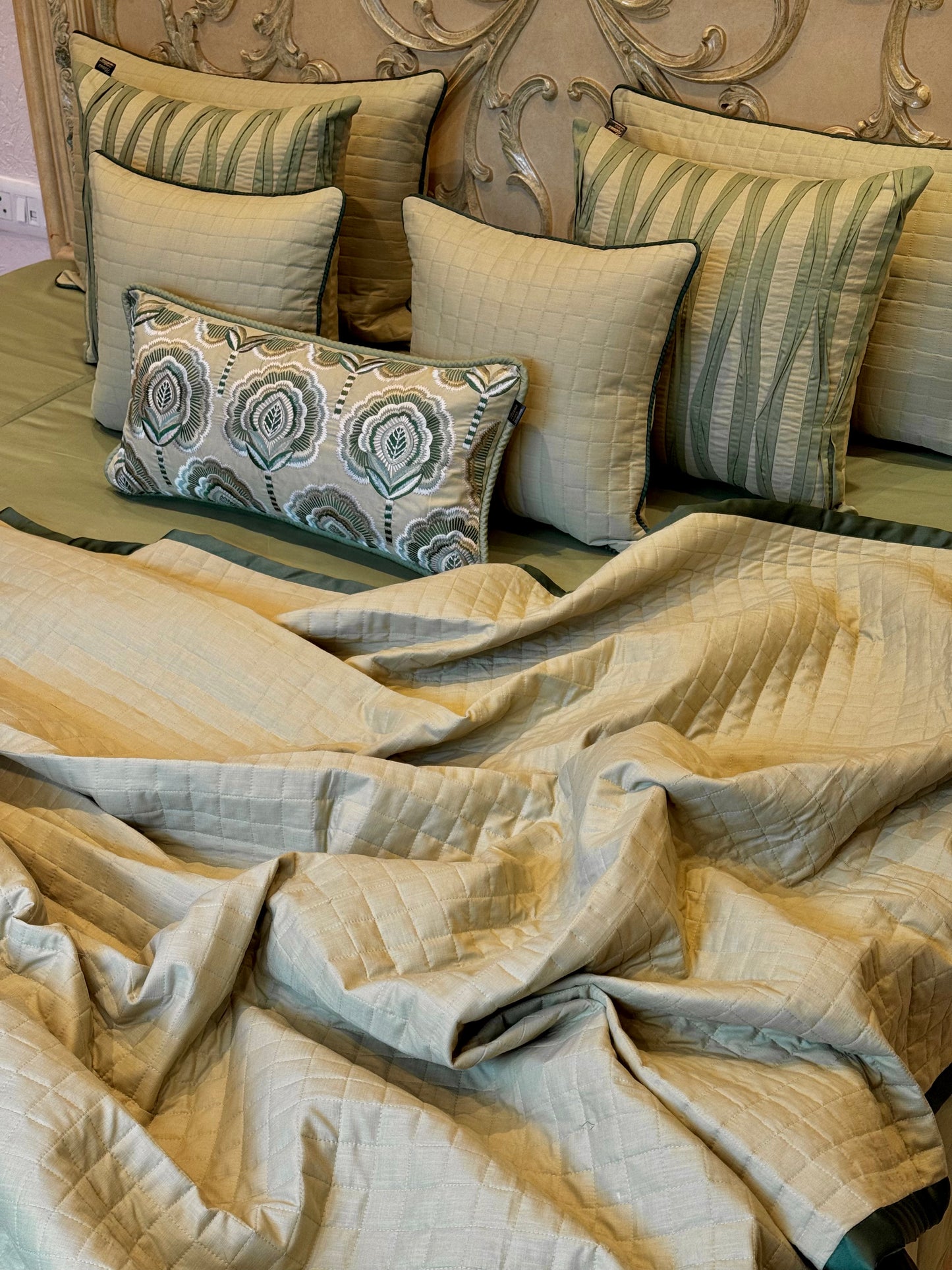 The Green Hour Bedding Set