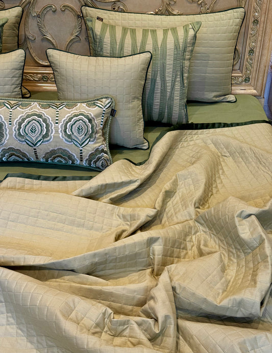 The Green Hour Bedding Set