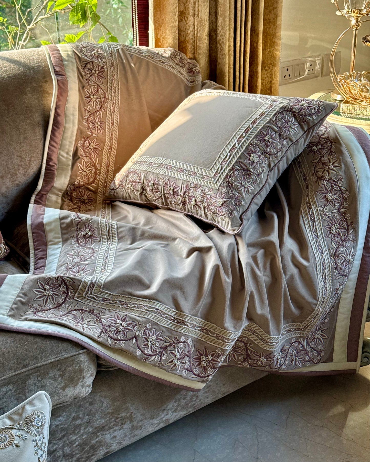 The Duchess Throw