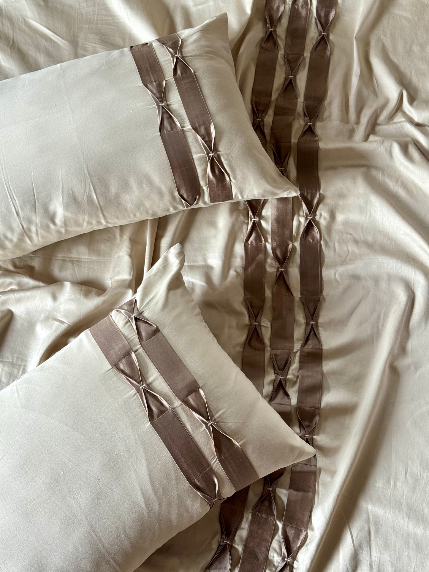 The Pearl Pleat Bedsheet