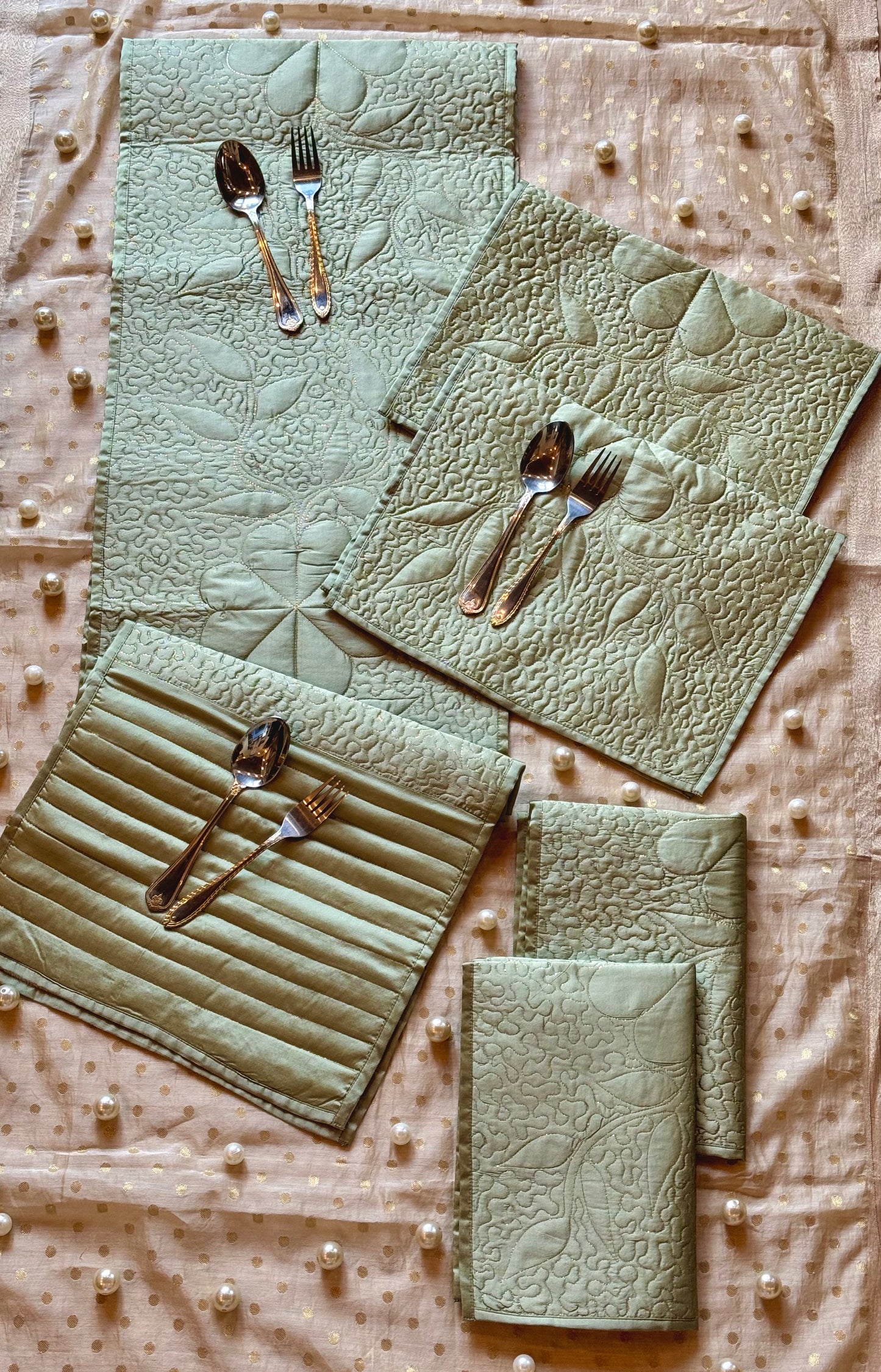 THE GREEN FLORAL SET (8 SEATER)