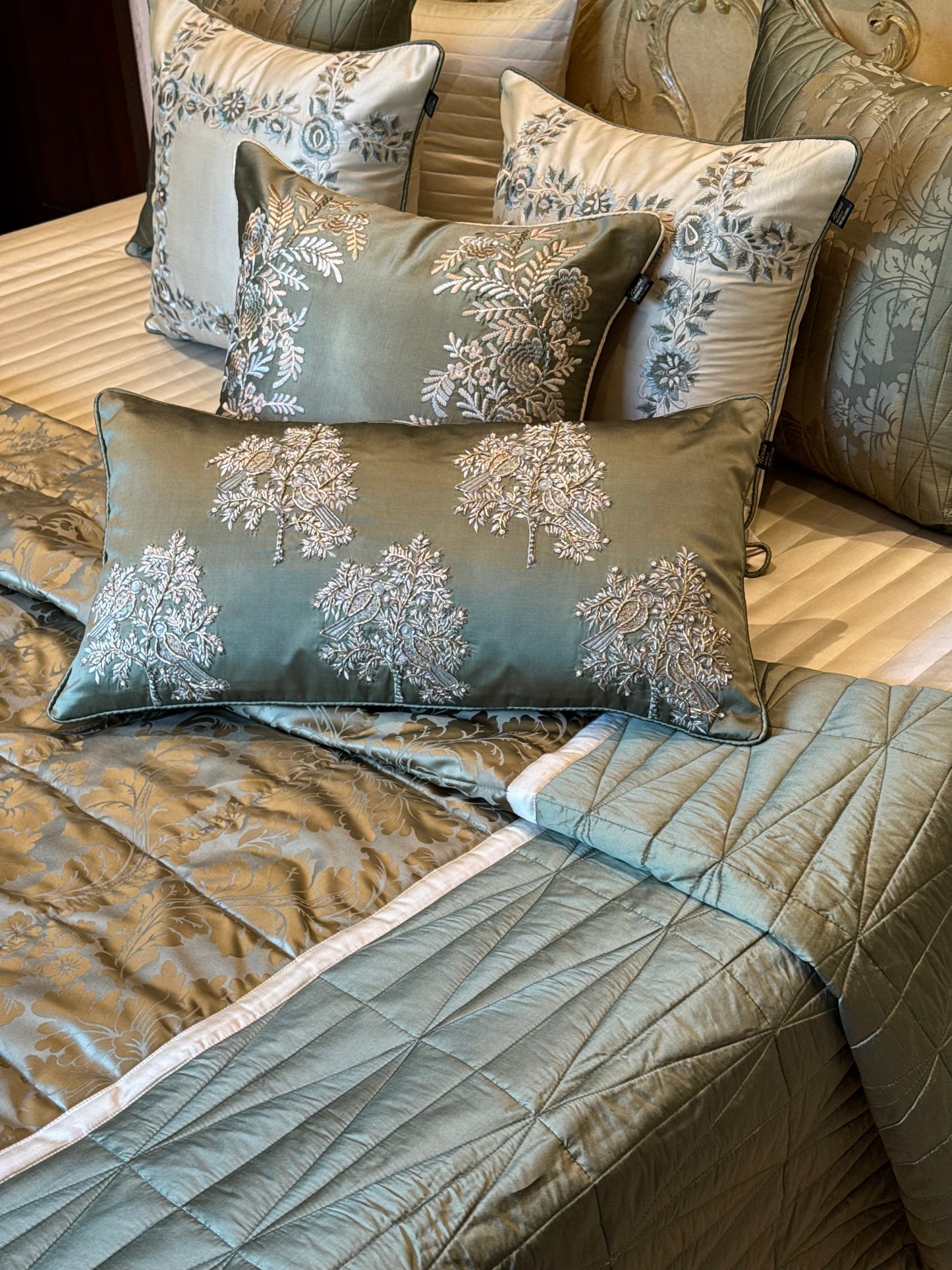 The Sage Merlot Quilt Set