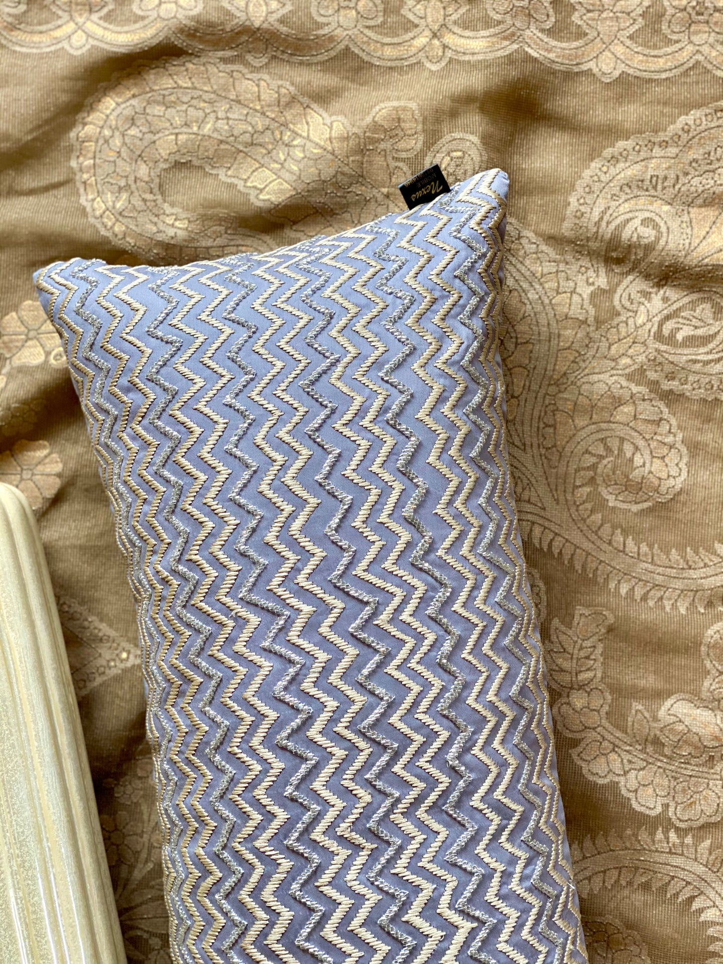 FOLIAGE SPINE CUSHION (WITH INSERT)