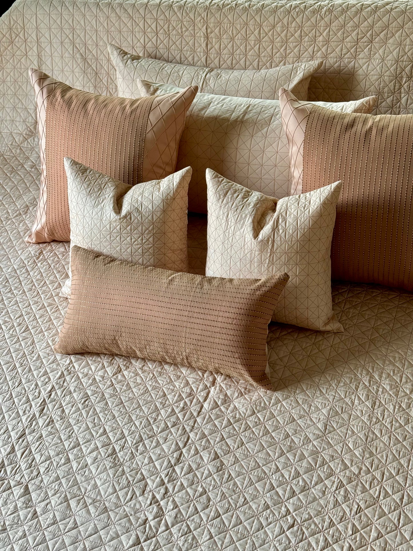 The Peach Linear Bedding Set