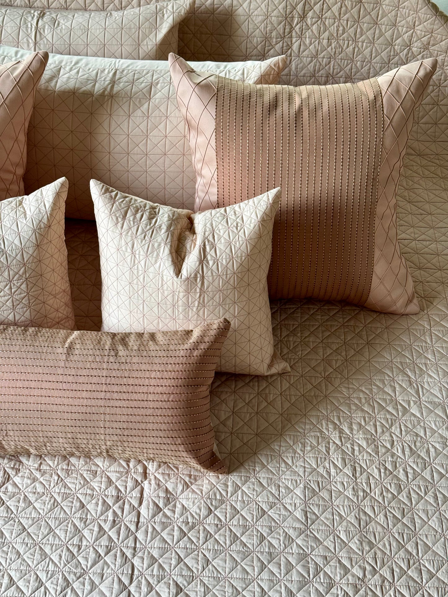 The Peach Linear Bedding Set