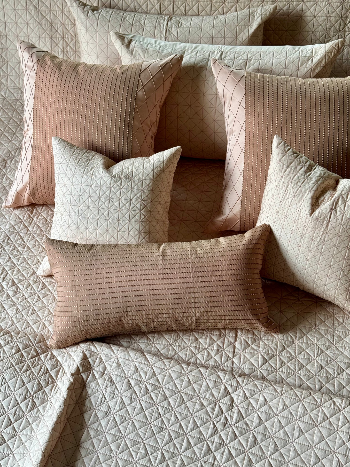 The Peach Linear Bedding Set