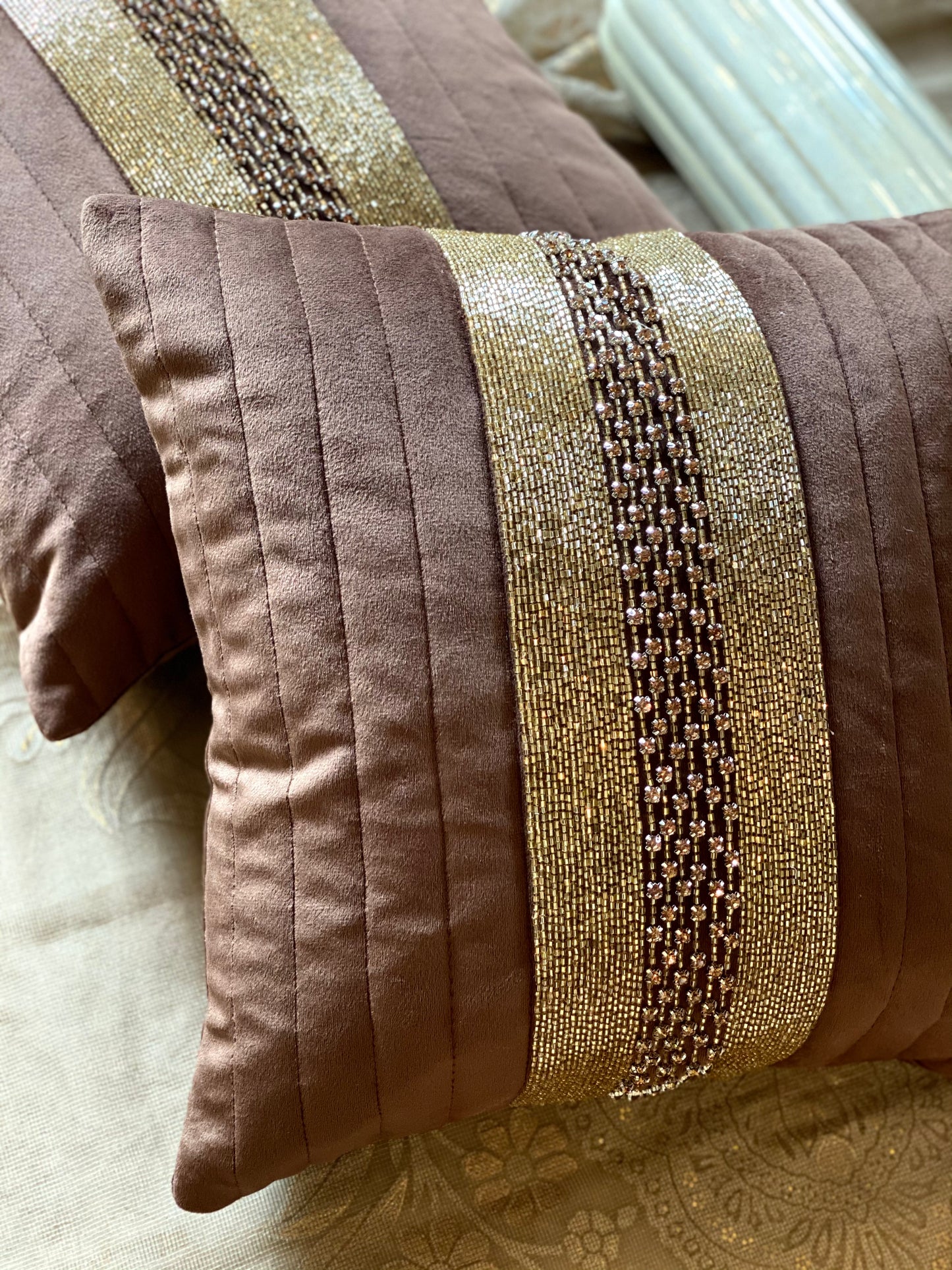 THE BROWN BELT STYLE CUSHION