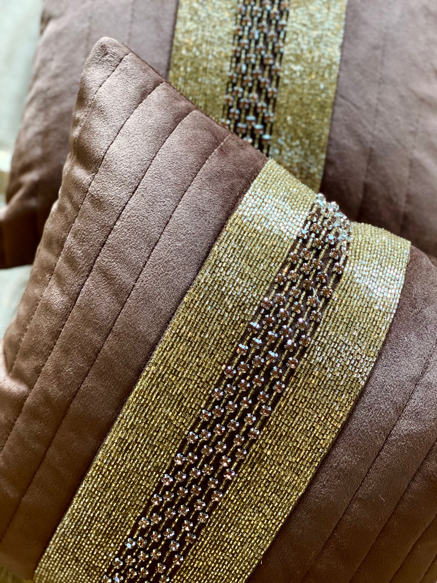 THE BROWN BELT STYLE CUSHION