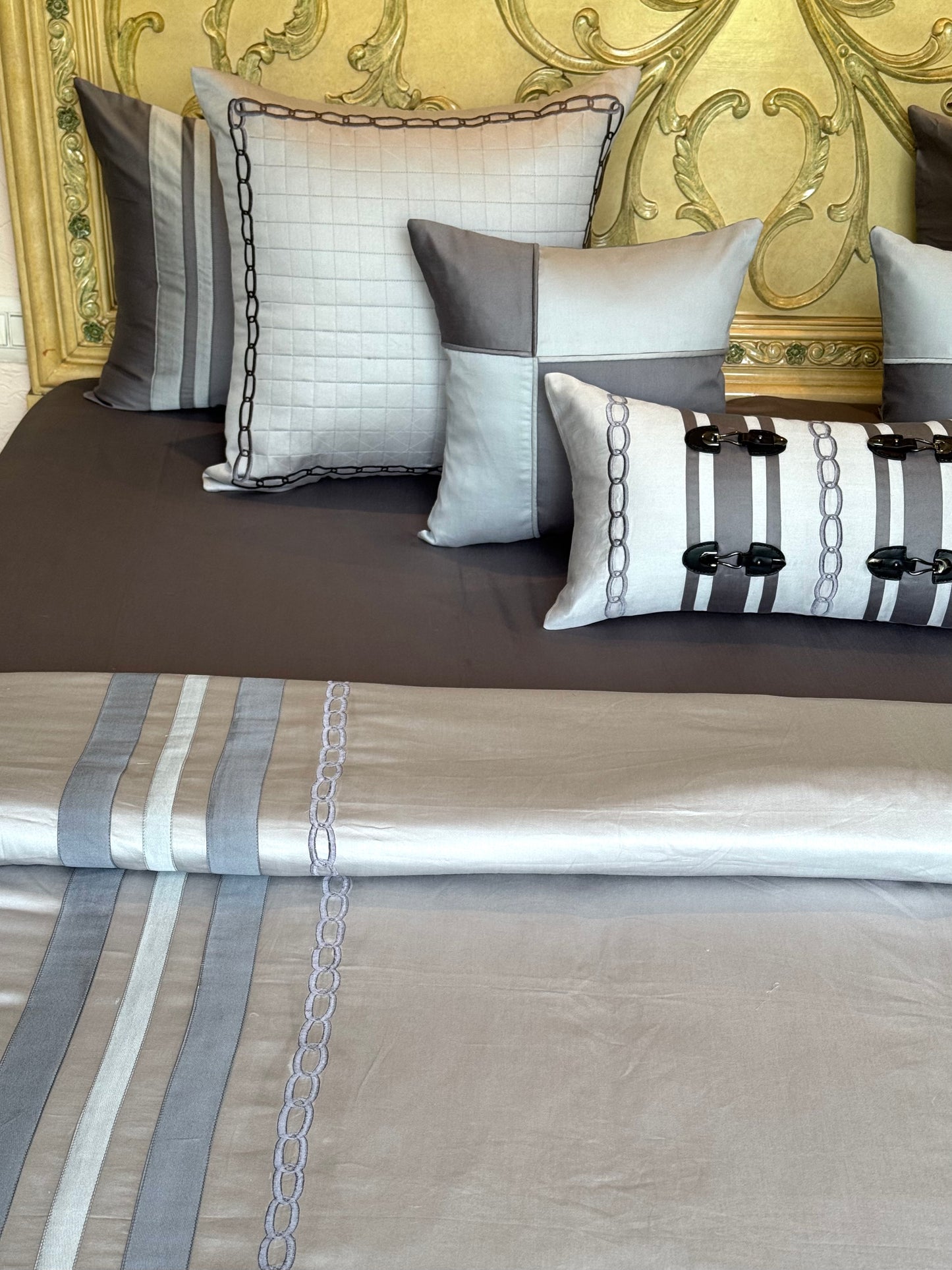The Grey Ashford Quilt Set