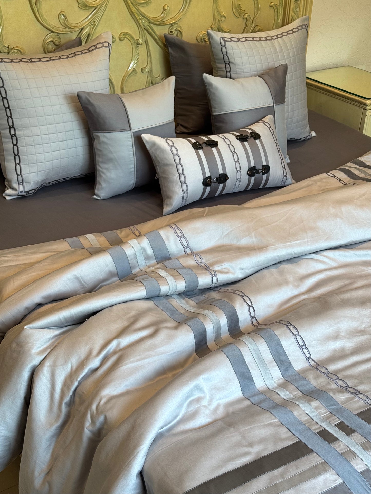 The Grey Ashford Quilt Set