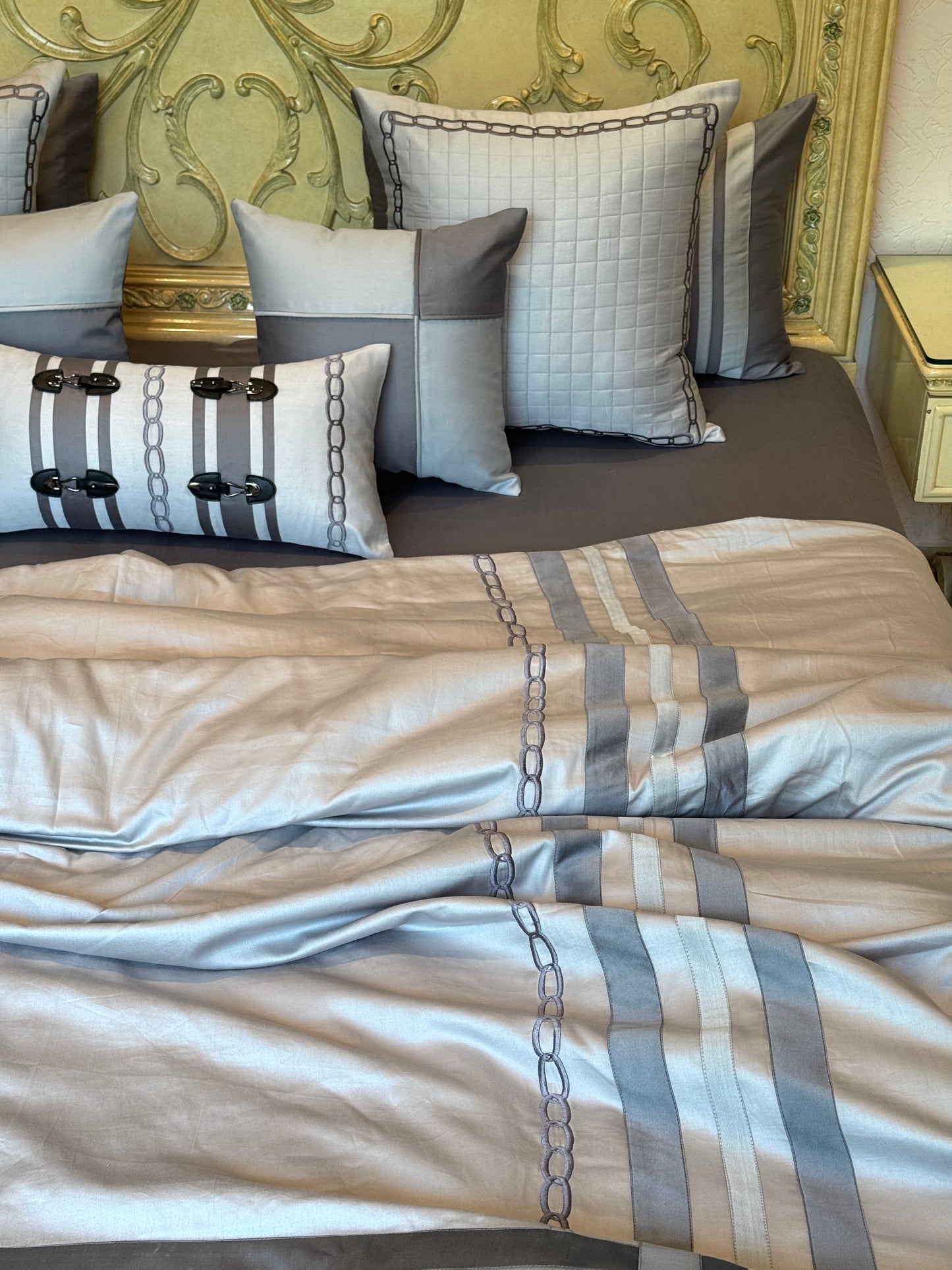 The Grey Ashford Quilt Set