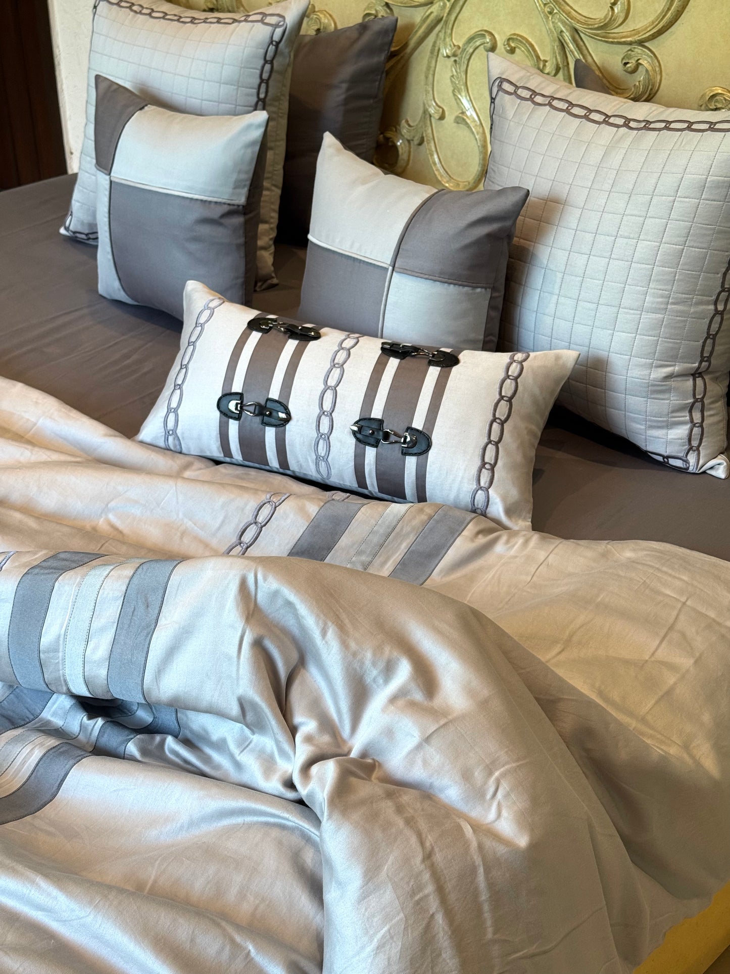 The Grey Ashford Quilt Set