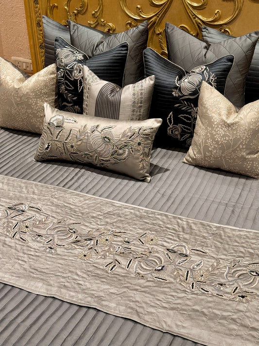 THE GREY ORCHID BEDDING SET