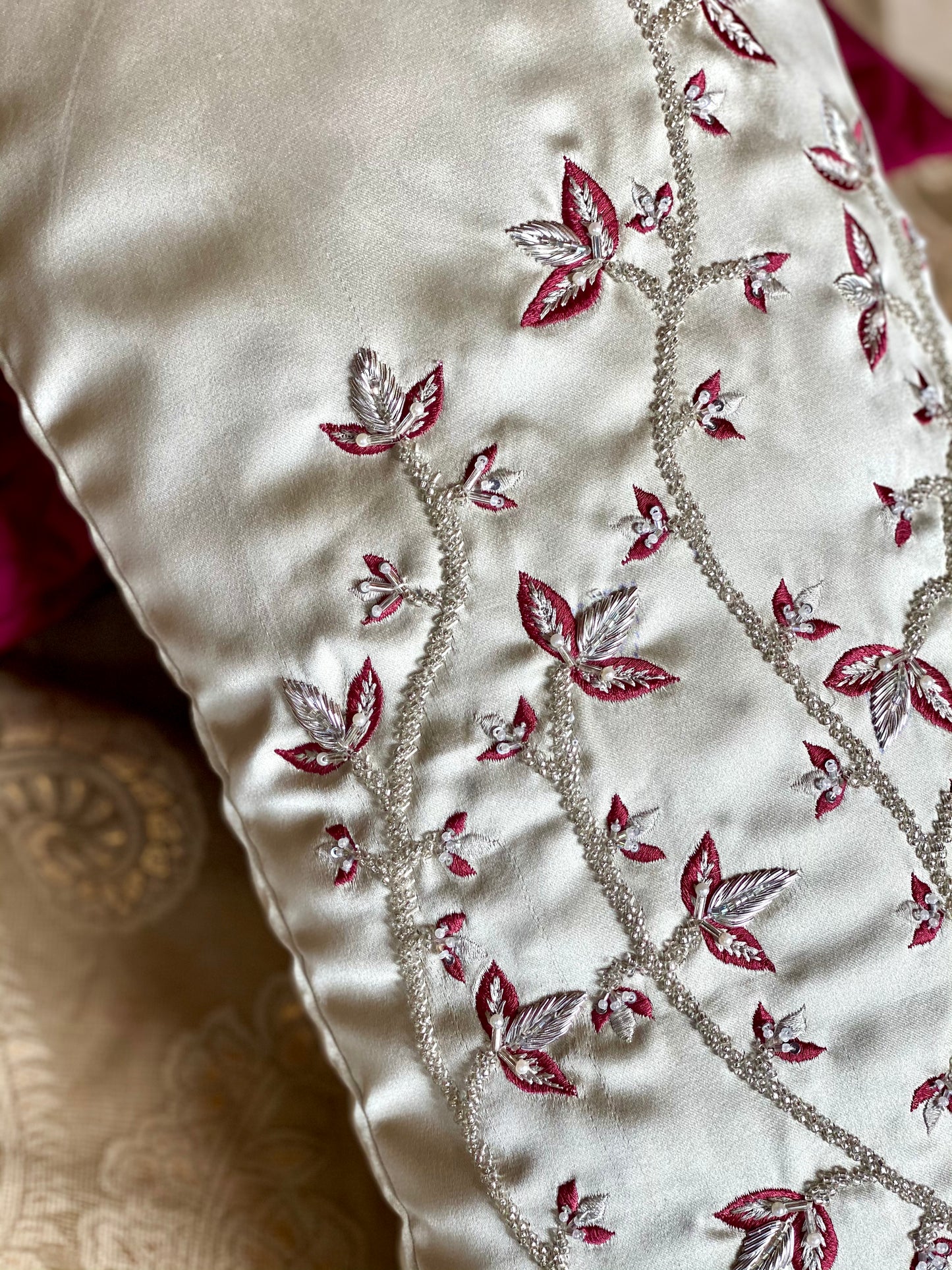 THE CHAMPAGNE AROMA SPINE (WITH INSERT)