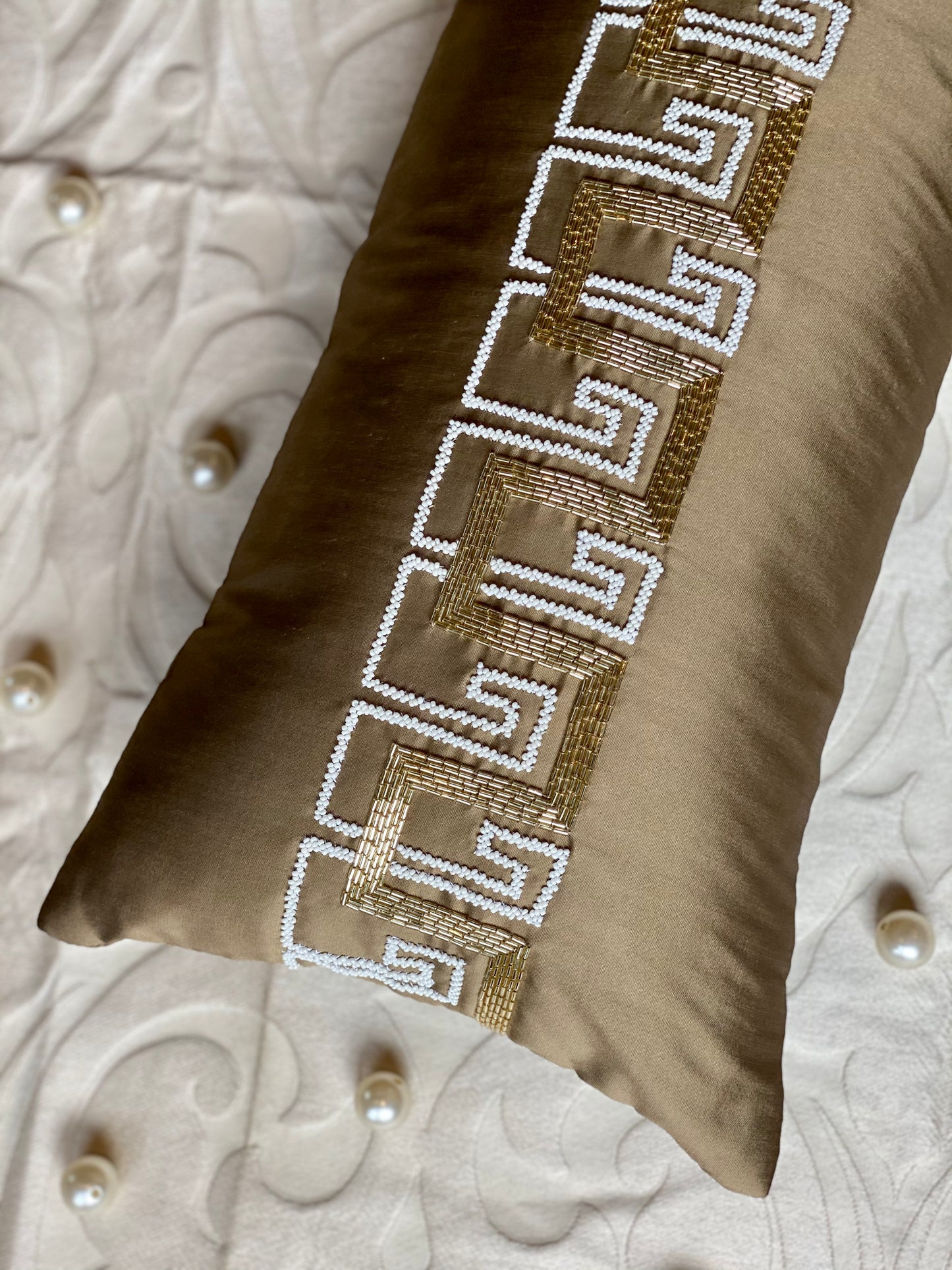 THE GOLD GREEK SPINE (WITH INSERT)