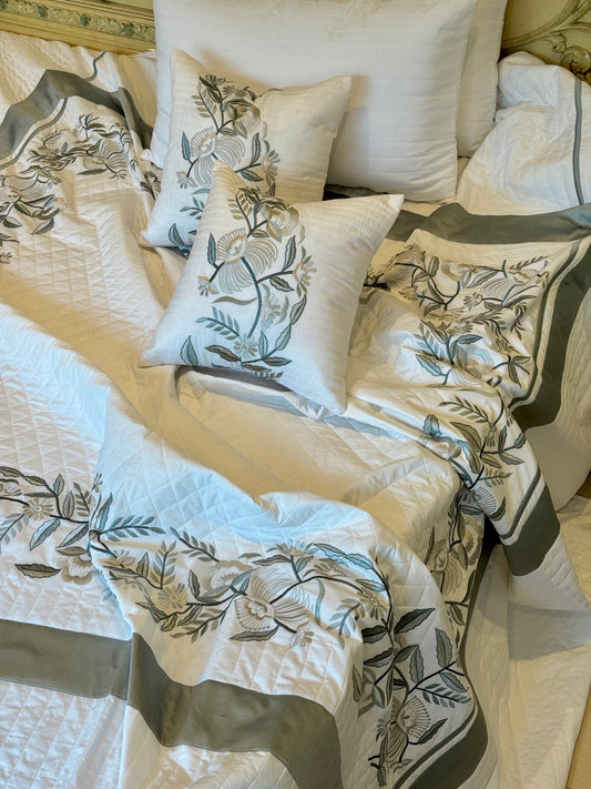 The Cotton Virella Bedding Set