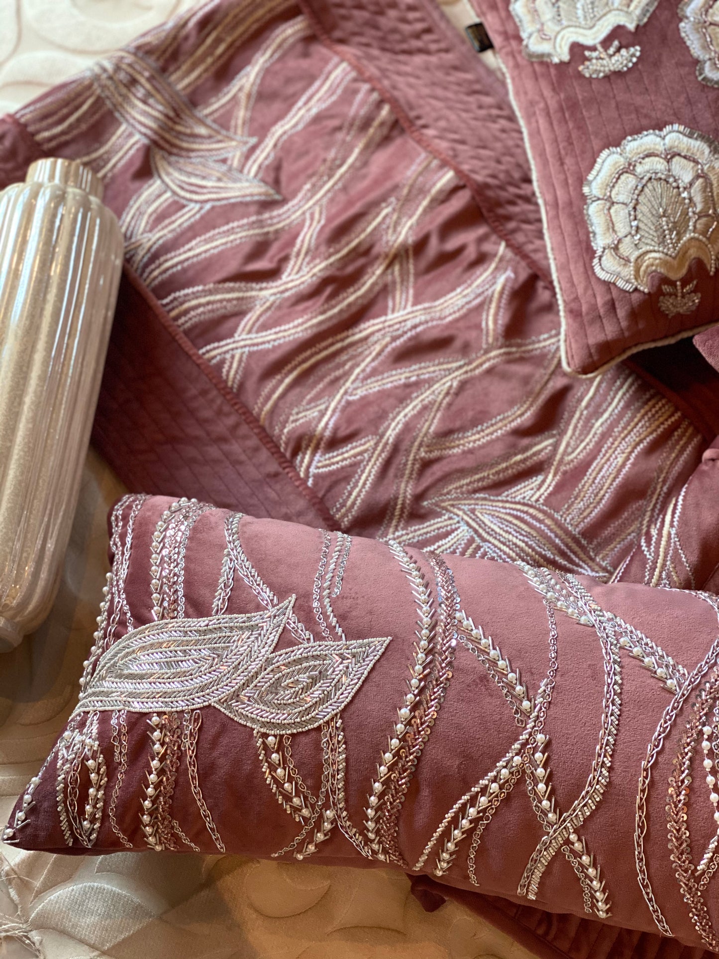 THE PINK MAZE BED RUNNER & LUMBAR