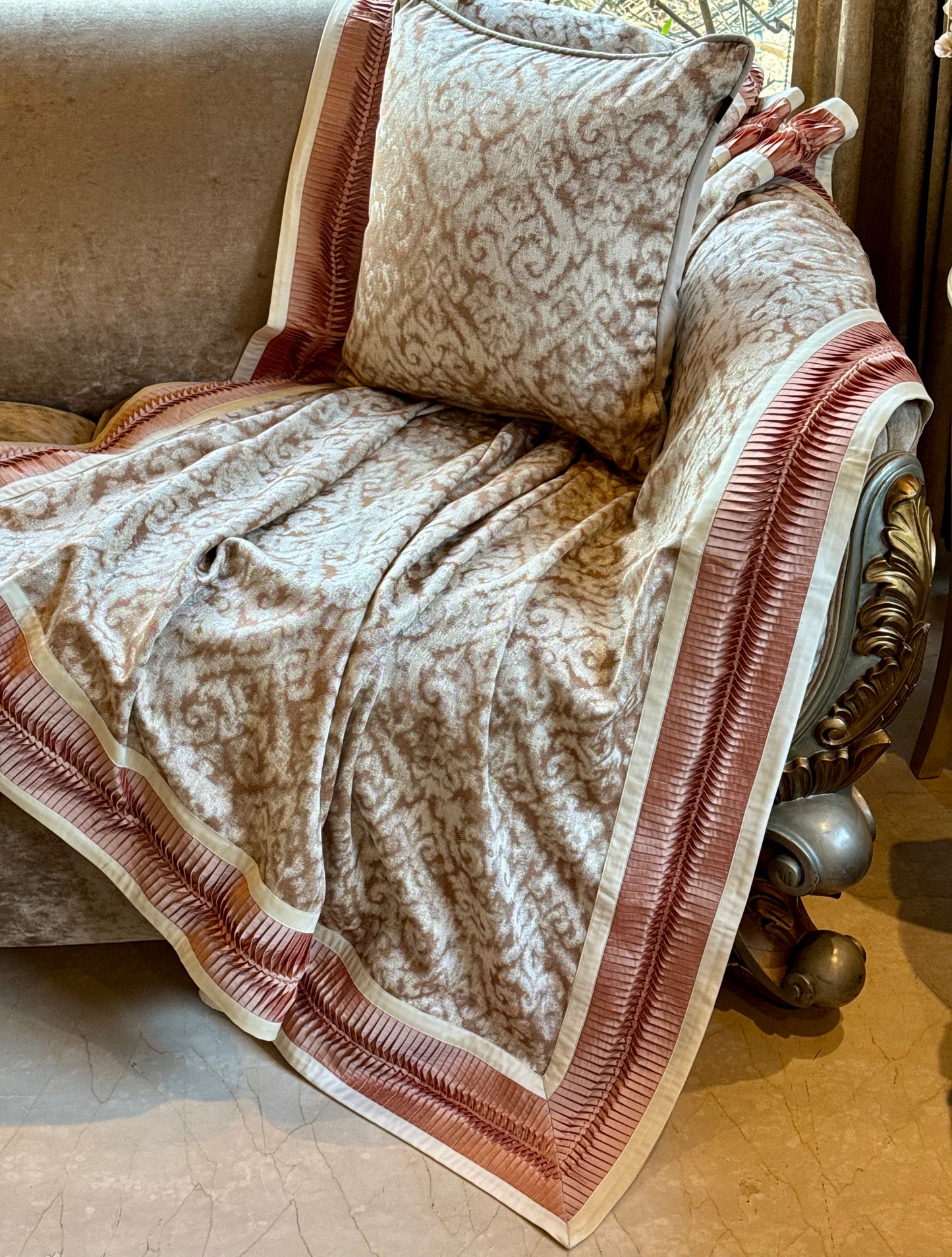 The Verona Damask Throw In Pure Jacquard