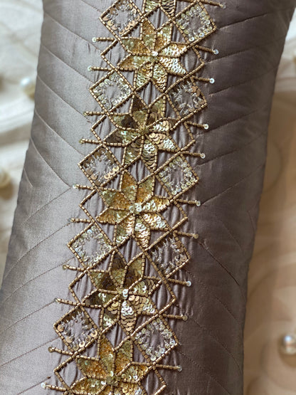 THE BROWN SPLENDOUR SPINE (WITH INSERT)