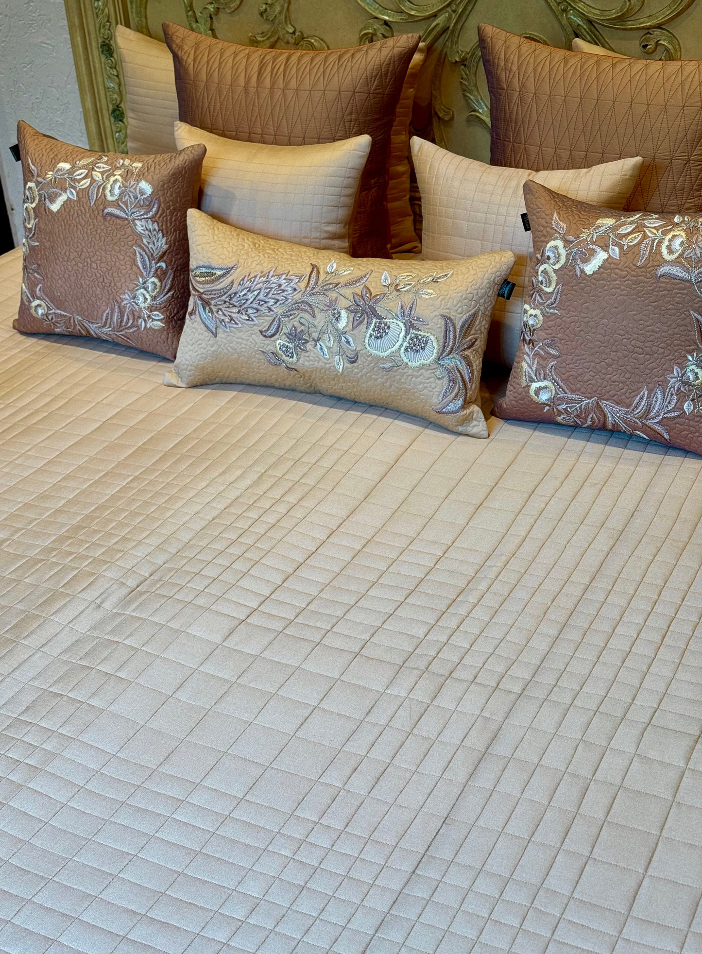 The Elysia Bedding Set