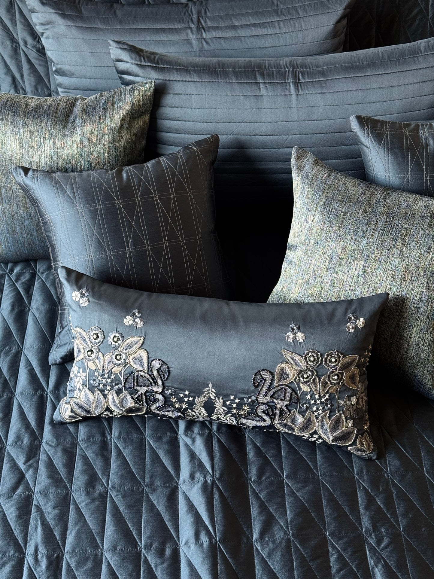 The Deep Blue Flamingo Bedding Set
