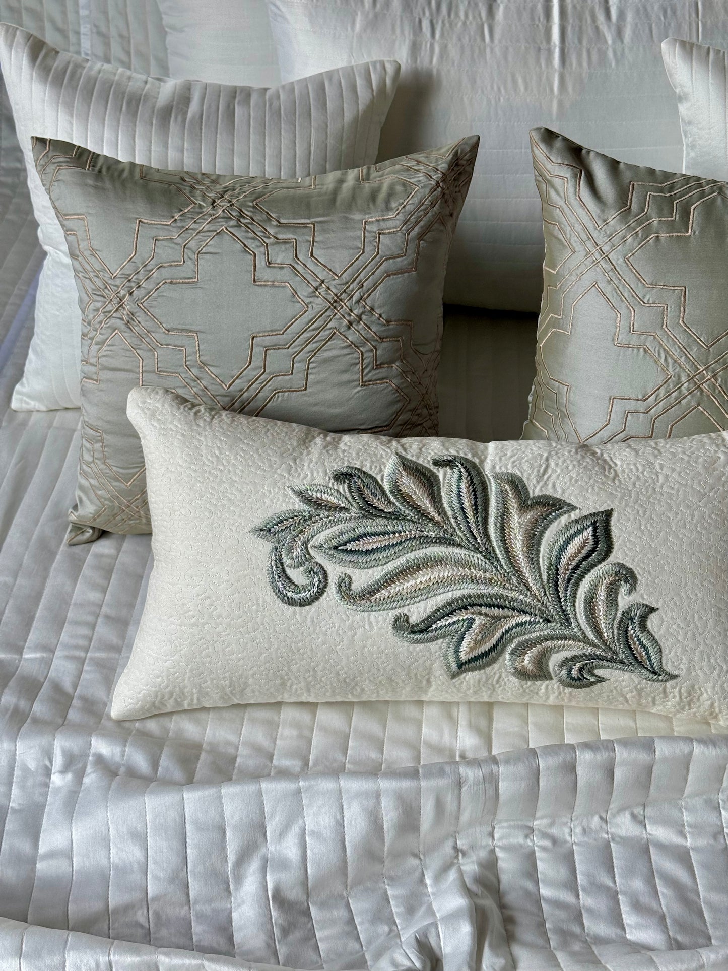 The White & Green Cotton Bedding Set