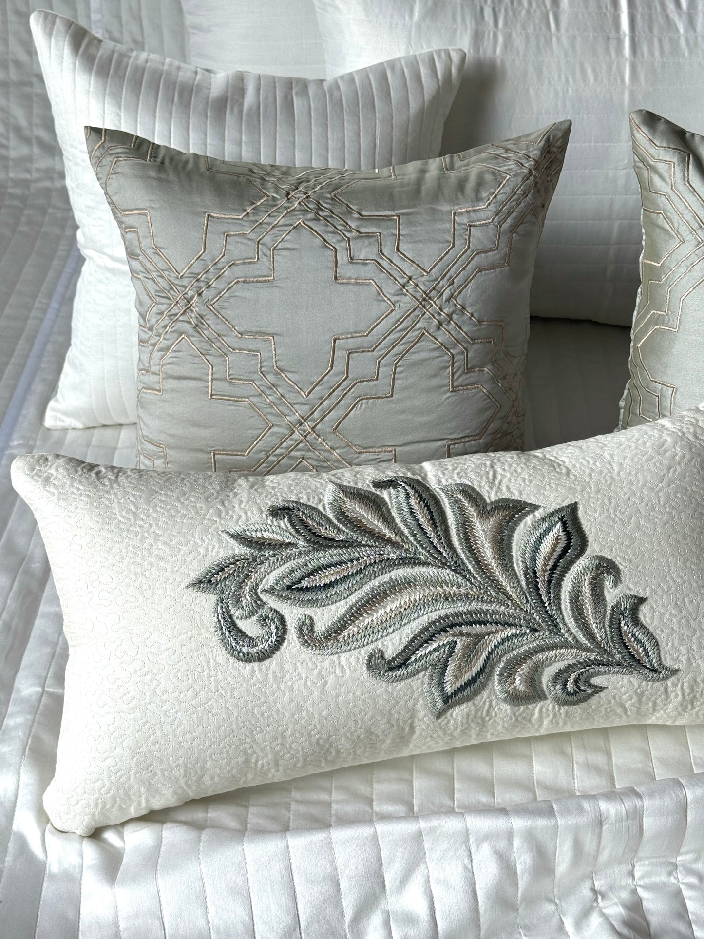 The White & Green Cotton Bedding Set
