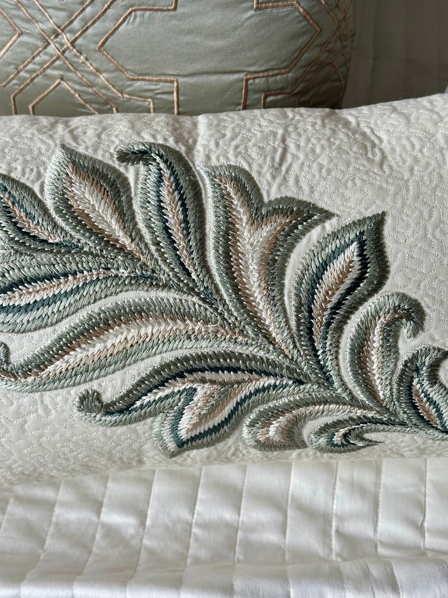 The White & Green Cotton Bedding Set
