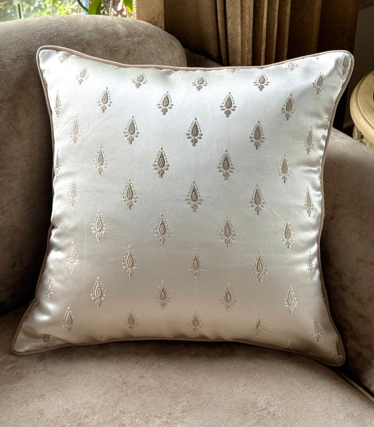 The Champagne Motif Cushion Cover