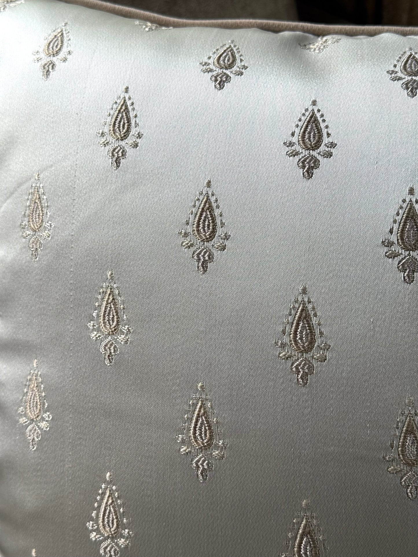 The Champagne Motif Cushion Cover