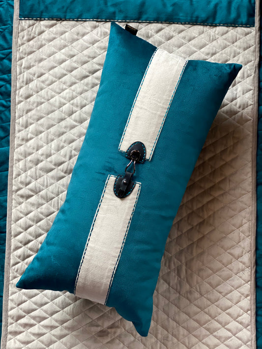 THE TEAL BELTED SPINE (WITH INSERT)