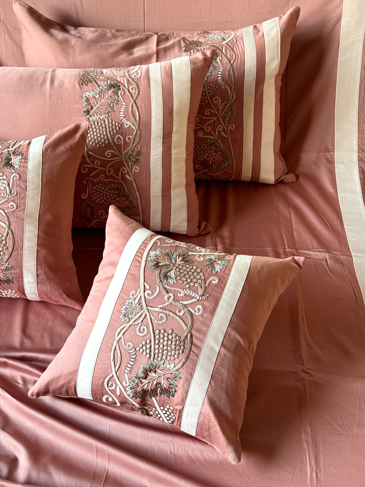 The Dusty Rose Vineyard Bedsheet